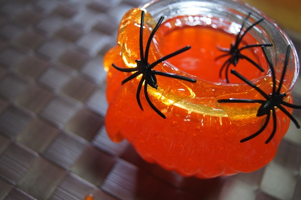 ハロウィン　クモ入りスライム　Halloween spider slime